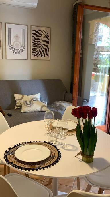 Nest House - Esclusivo Appartamento Marina Di Olbia- Mater Olbia - Beaches - Close To The Airport - Private Parking- Full Comforts - Εξωτερικό φωτογραφία