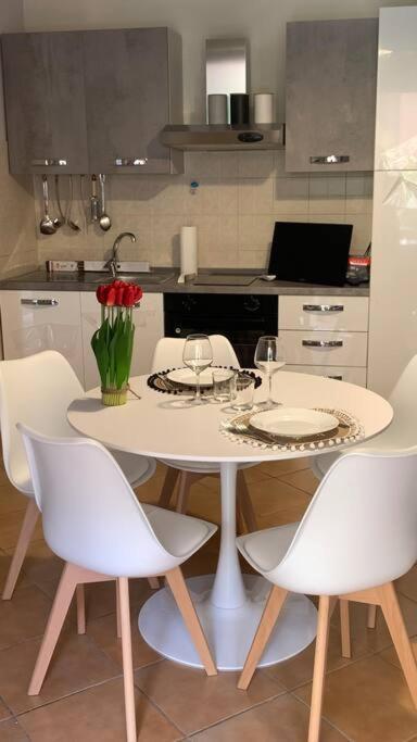 Nest House - Esclusivo Appartamento Marina Di Olbia- Mater Olbia - Beaches - Close To The Airport - Private Parking- Full Comforts - Εξωτερικό φωτογραφία